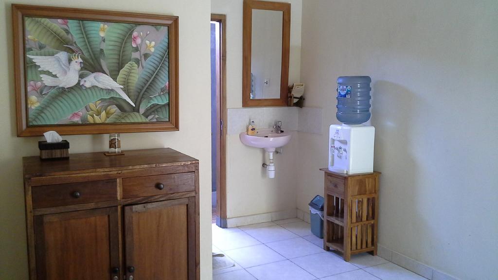 Jimbaran Home Stay Bali بيتْشاتو الغرفة الصورة